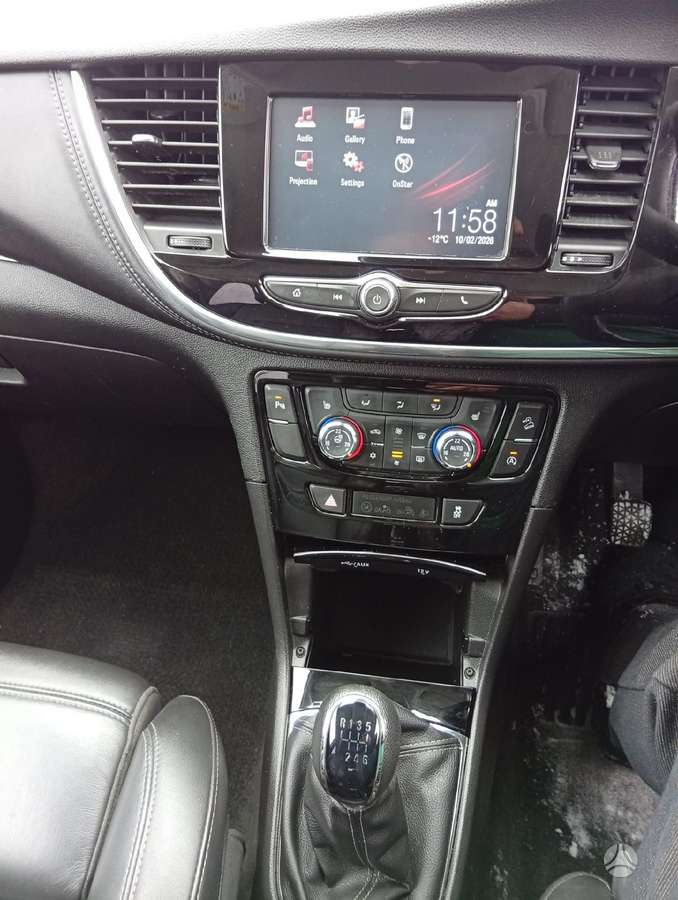 Opel Mokka X dalimis