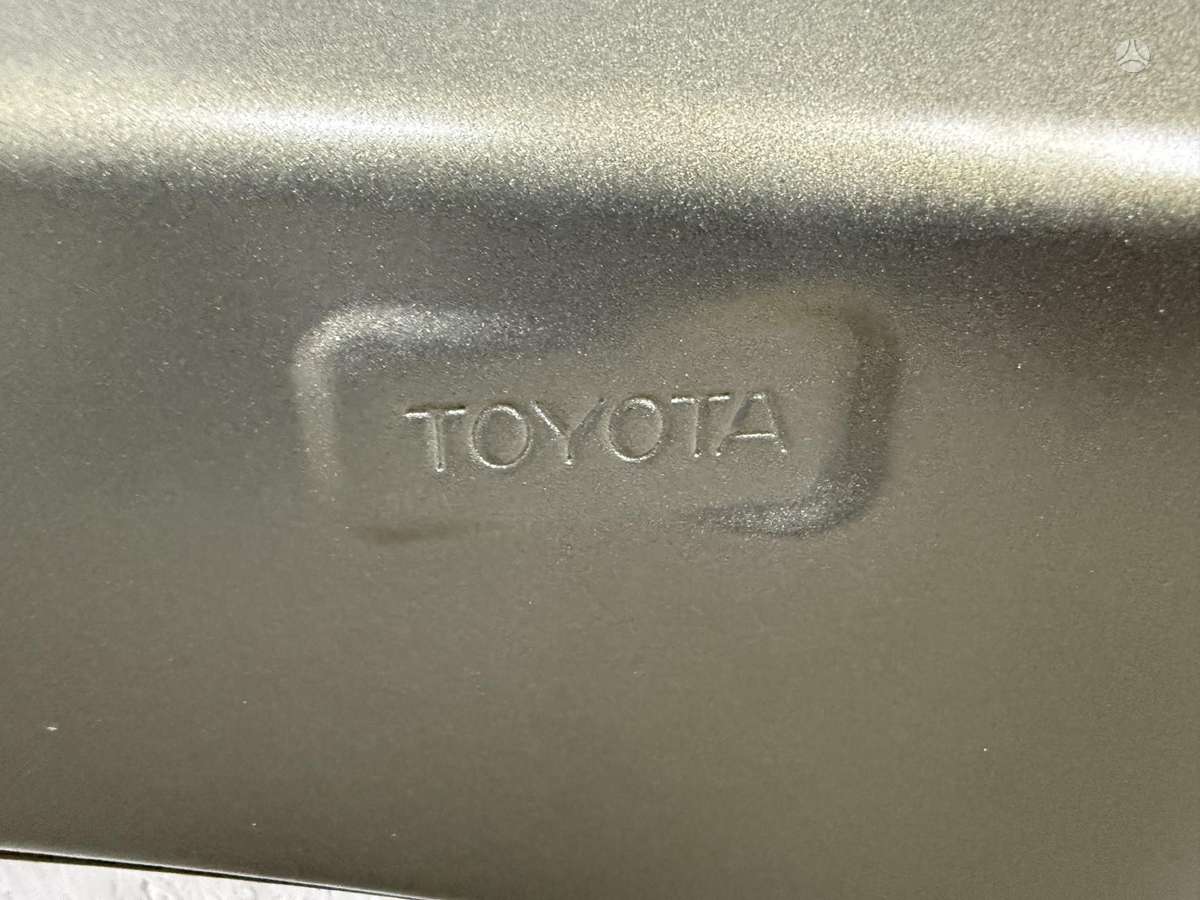 Toyota Yaris hood (front, rear)