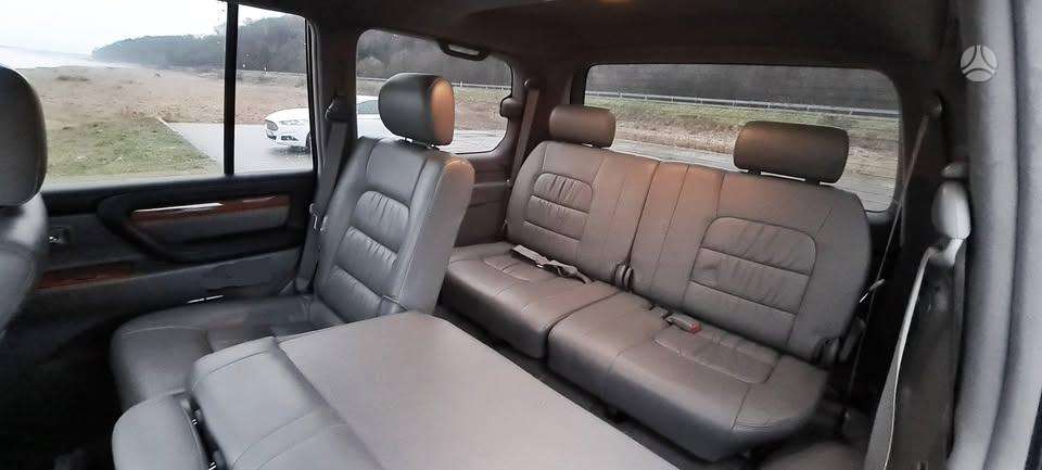 Lexus LX 470 seats