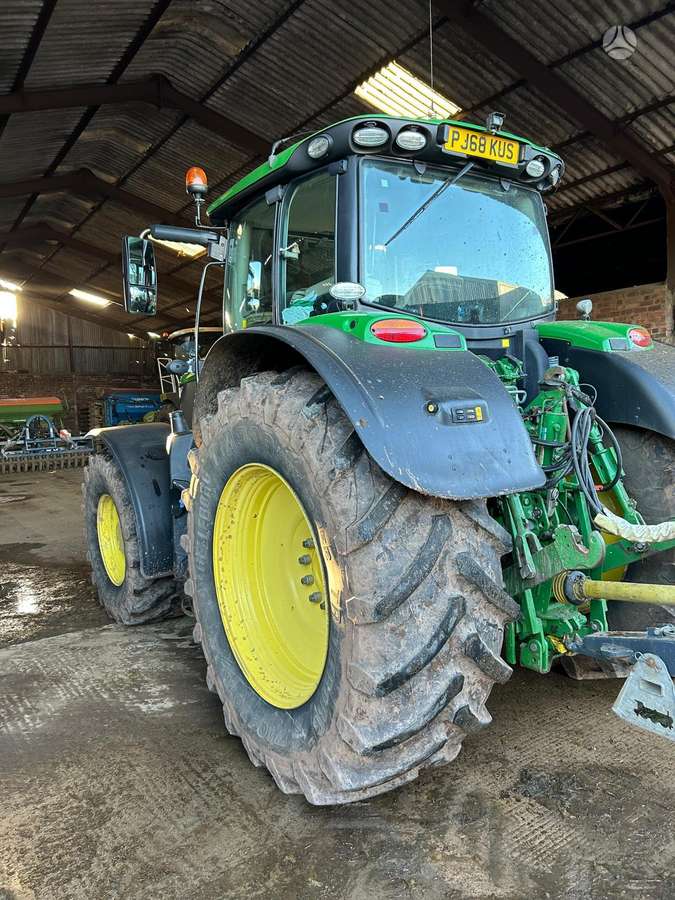 John Deere 6215R, tractors