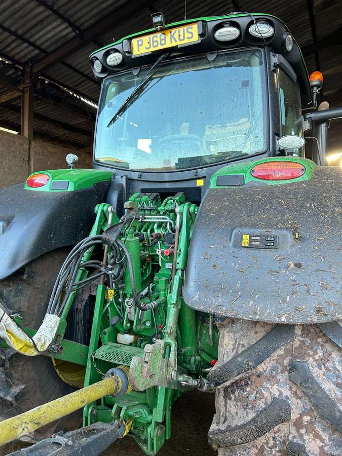 John Deere 6215R, tractors