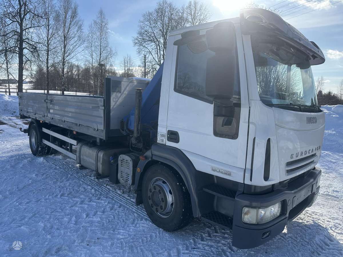 Iveco 150 E, savivarčiai su kranu