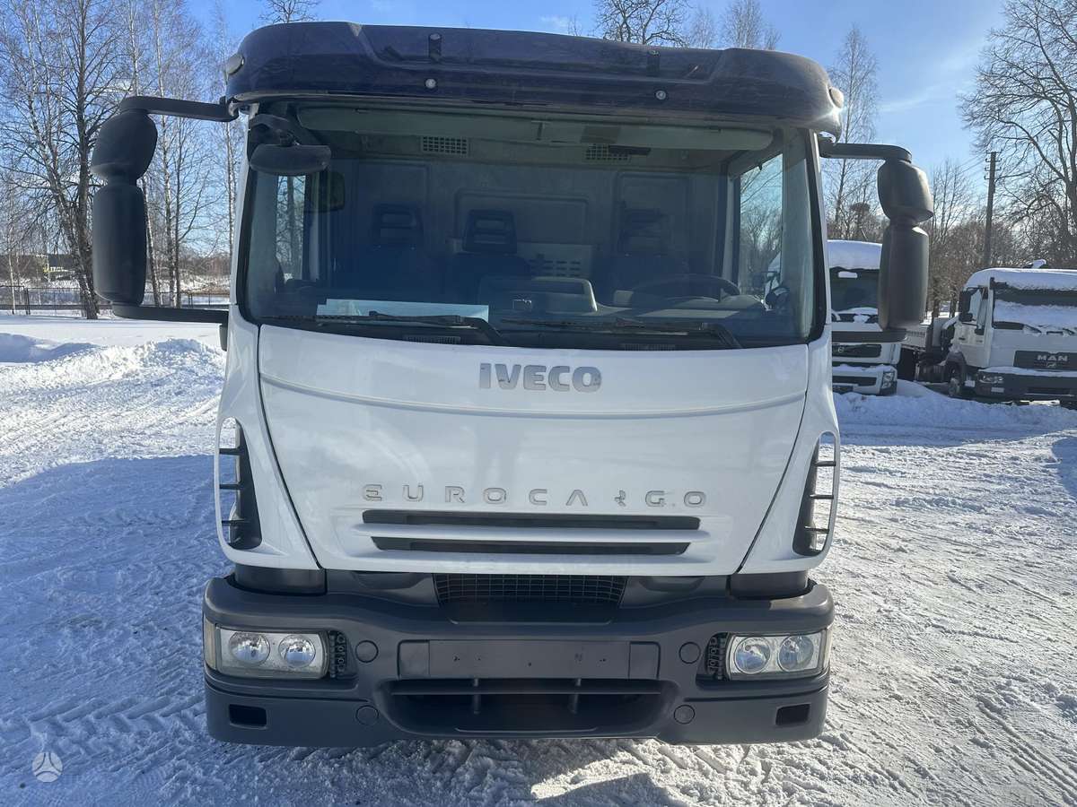 Iveco 150 E, pašizgāzēji ar krānu