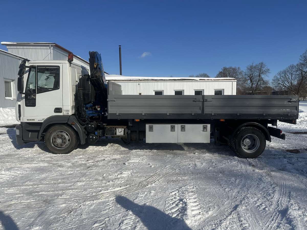 Iveco 150 E, самосвалы с краном