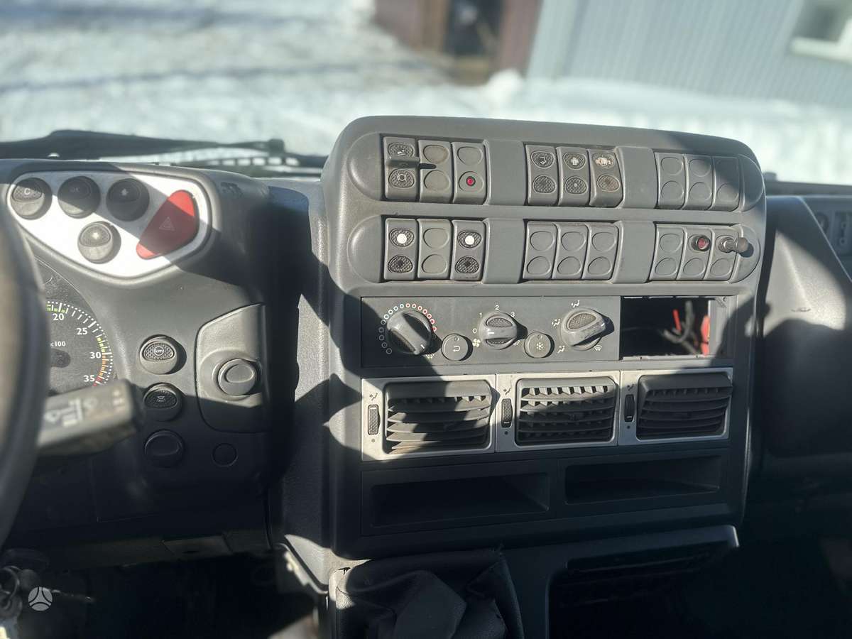 Iveco 150 E, самосвалы с краном
