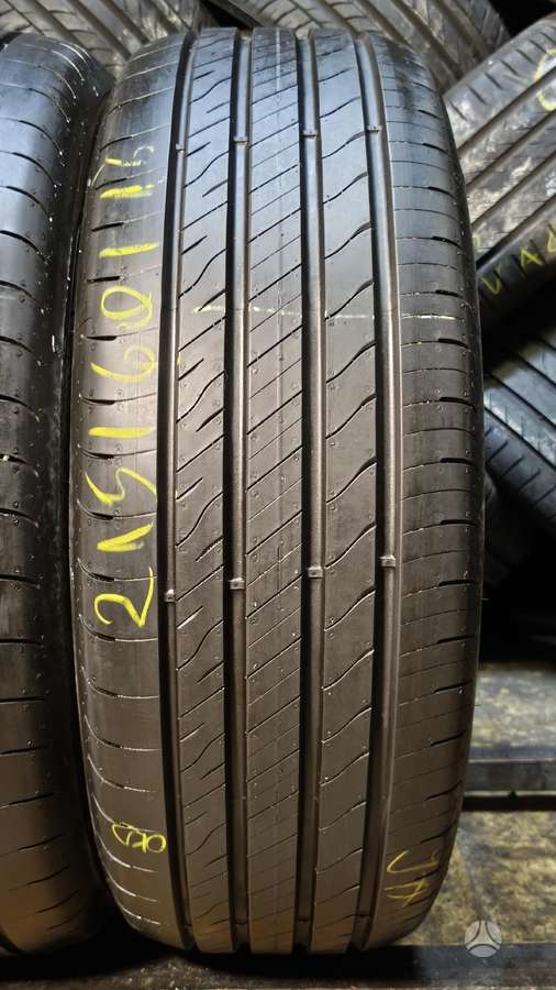 Goodyear Efficient Grip performance 2, летние 215/60 R16