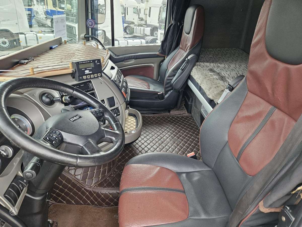 DAF FAR XF 105 with SCHMITZ, рефрижераторы