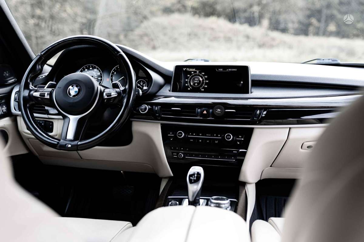 BMW X5, 3.0 l., off-road / crossover