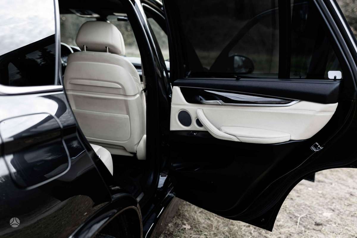 BMW X5, 3.0 l., off-road / crossover