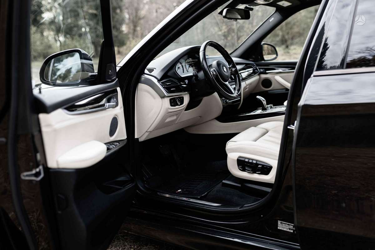 BMW X5, 3.0 l., off-road / crossover
