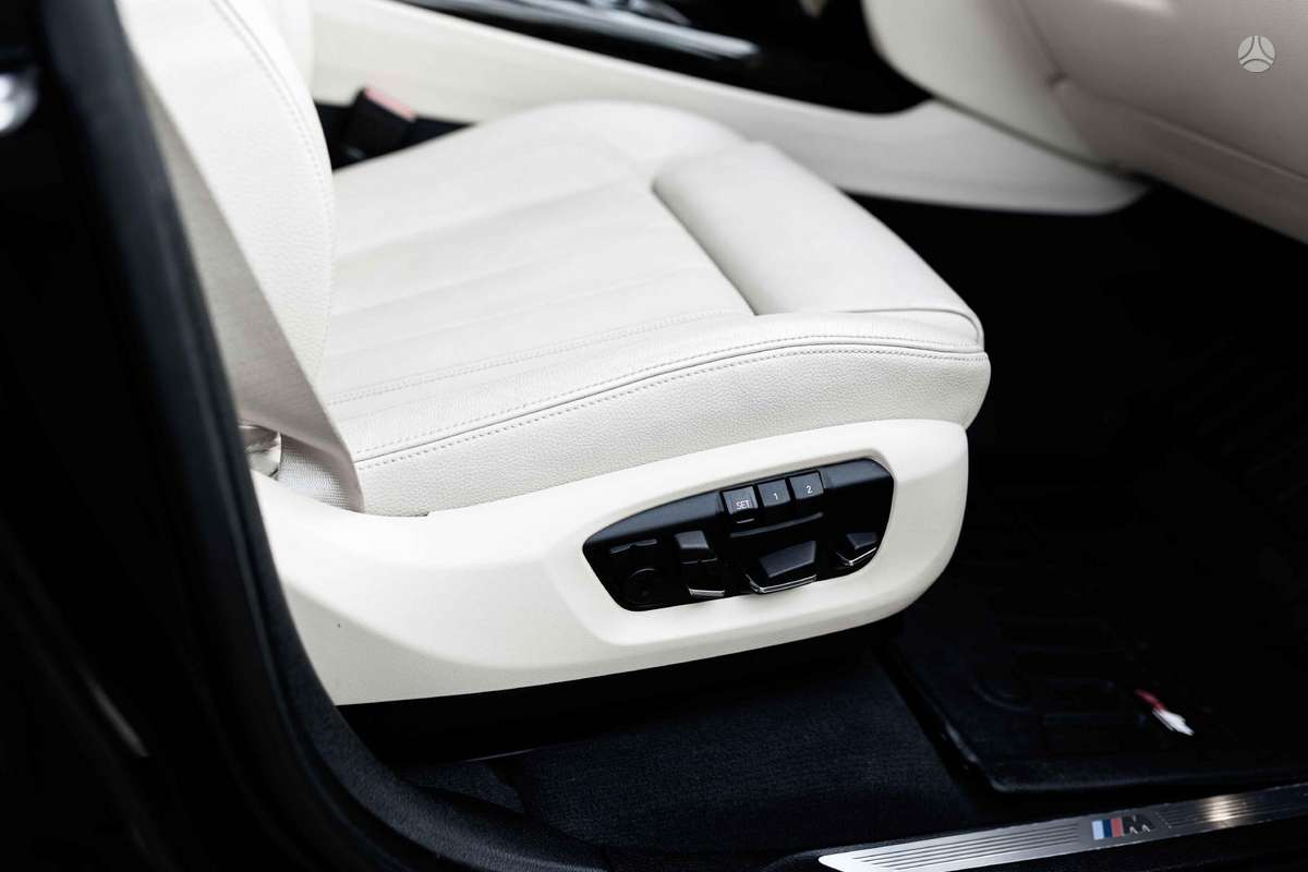 BMW X5, 3.0 l., off-road / crossover