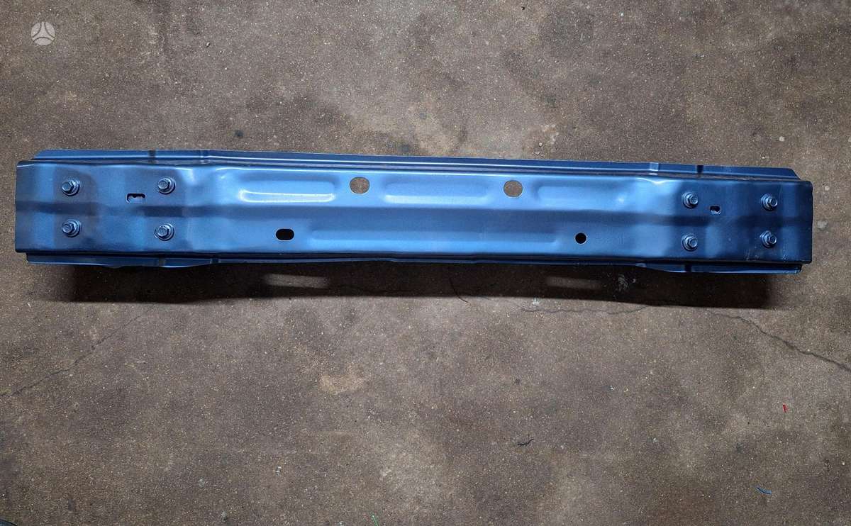 Toyota Auris bumper reinforcement