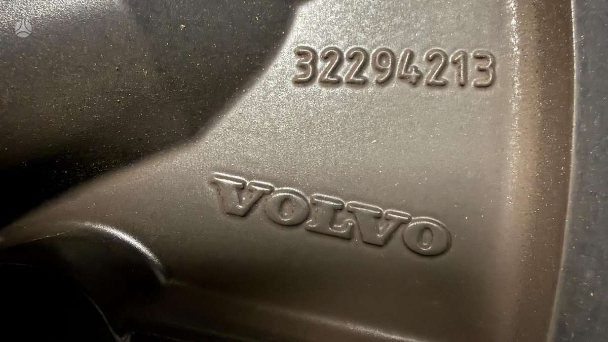 Volvo XC40 EV, light alloy, R19