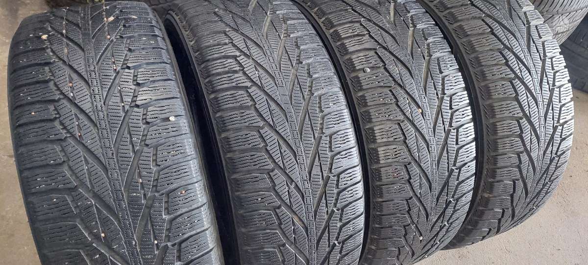 Nokian, зимние 235/60 R17