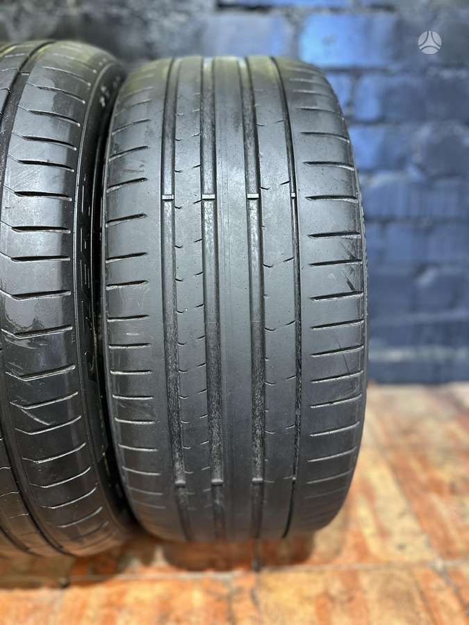 Pirelli P Zero PZ4, летние 235/35 R19