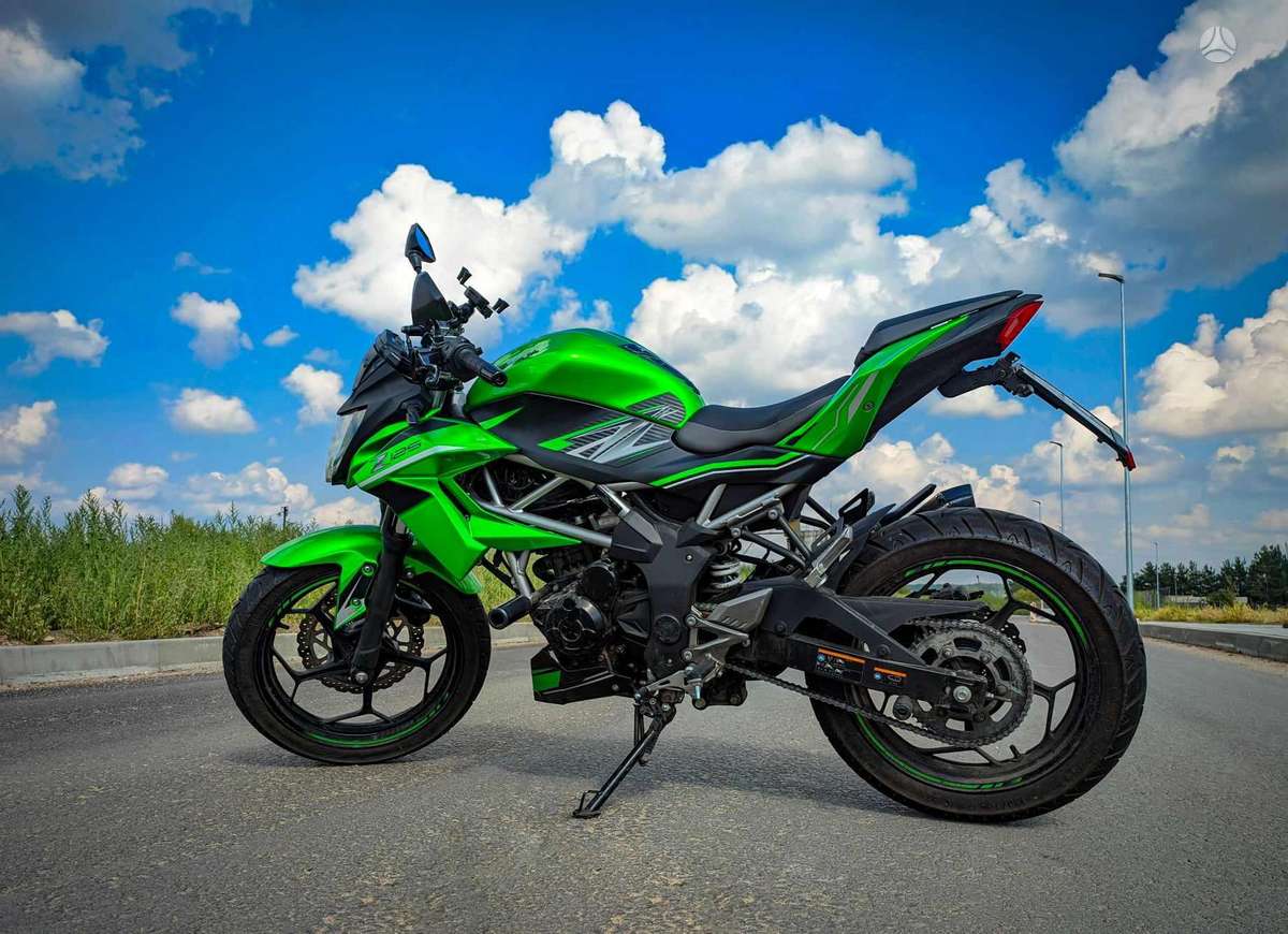 Suzuki GSR, street / classic