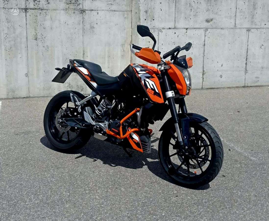 Suzuki GSR, street / classic