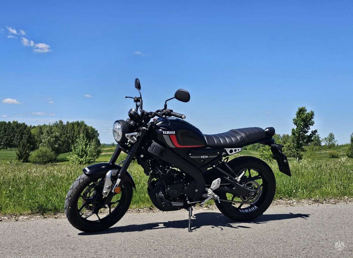 Suzuki GSR, street / classic