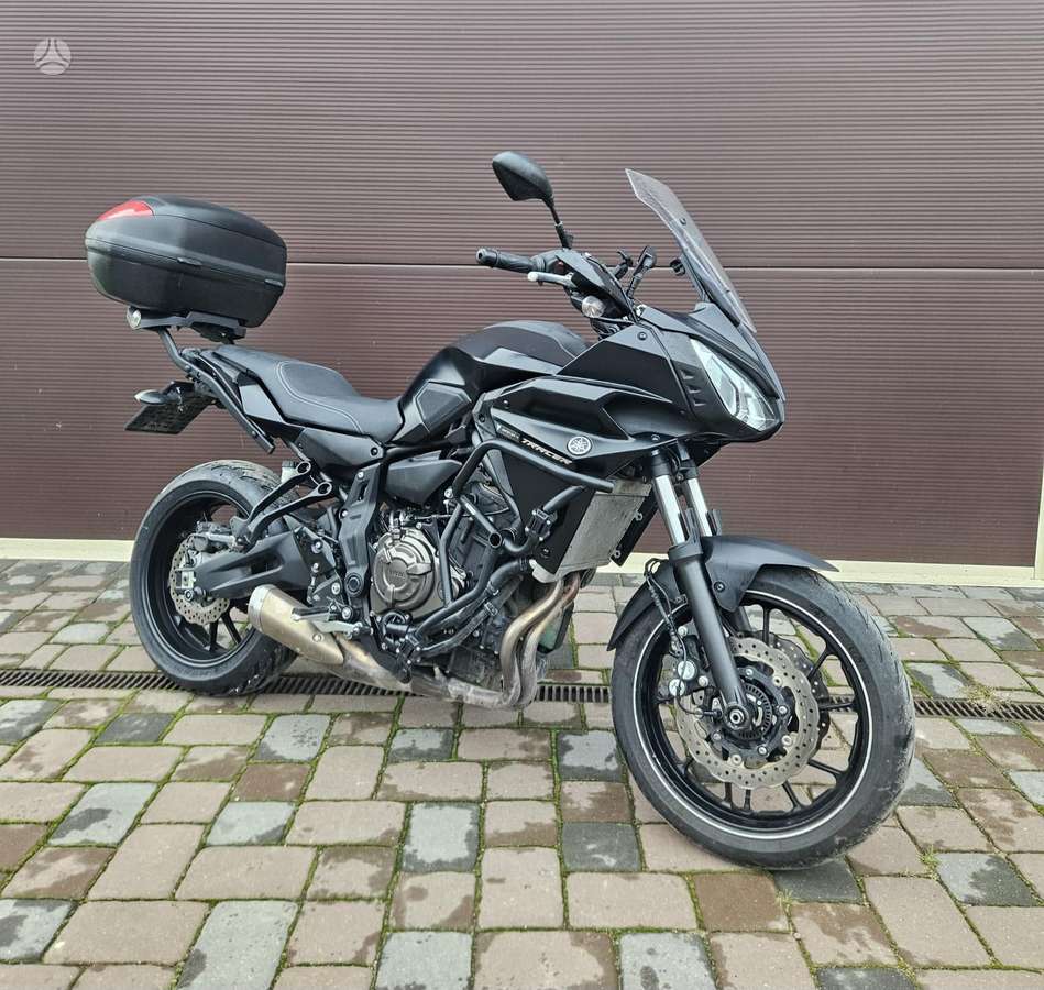 Suzuki GSR, street / classic