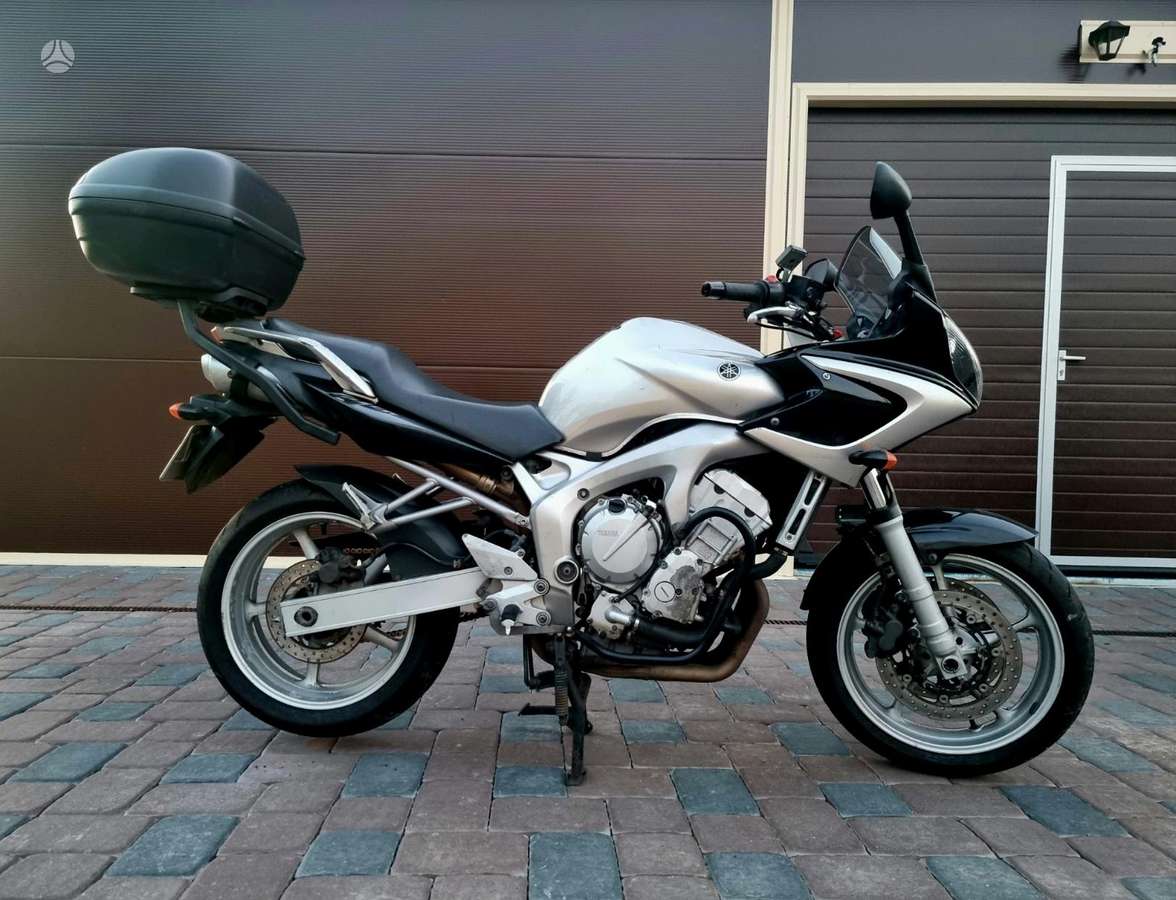 Suzuki GSR, street / classic