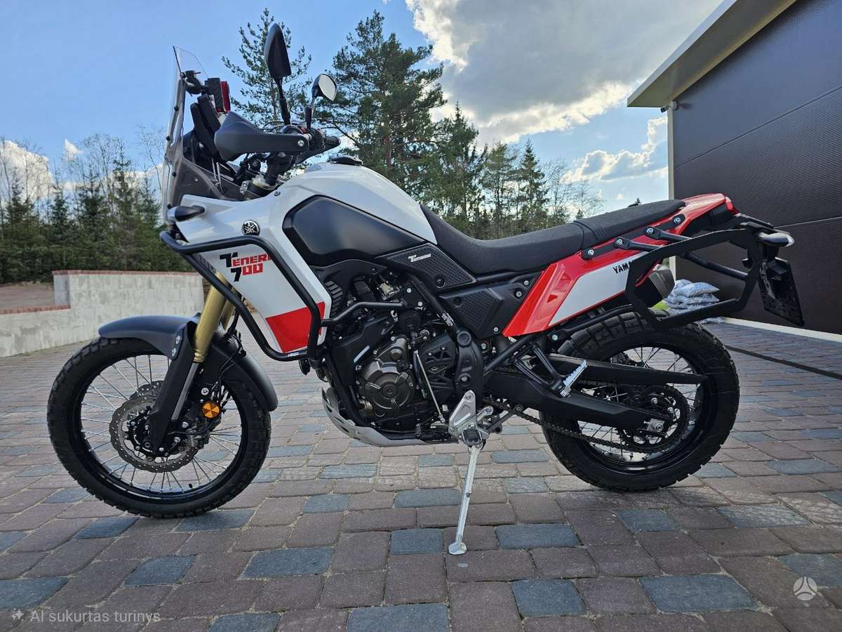 Suzuki GSR, street / classic