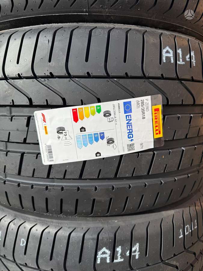 Pirelli P ZERO, летние 255/40 R18