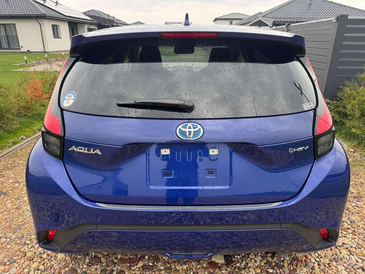 Toyota Aqua - 5