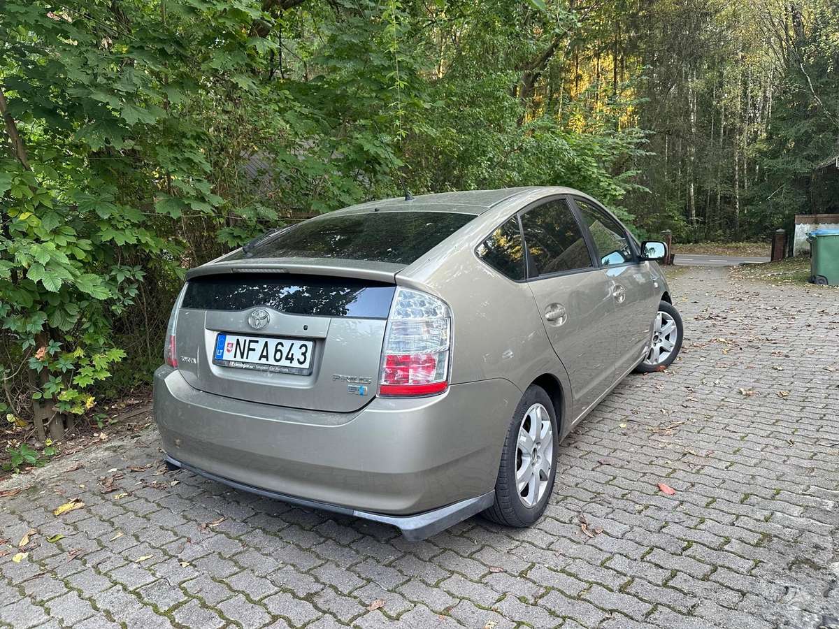 Toyota Prius, hatchback