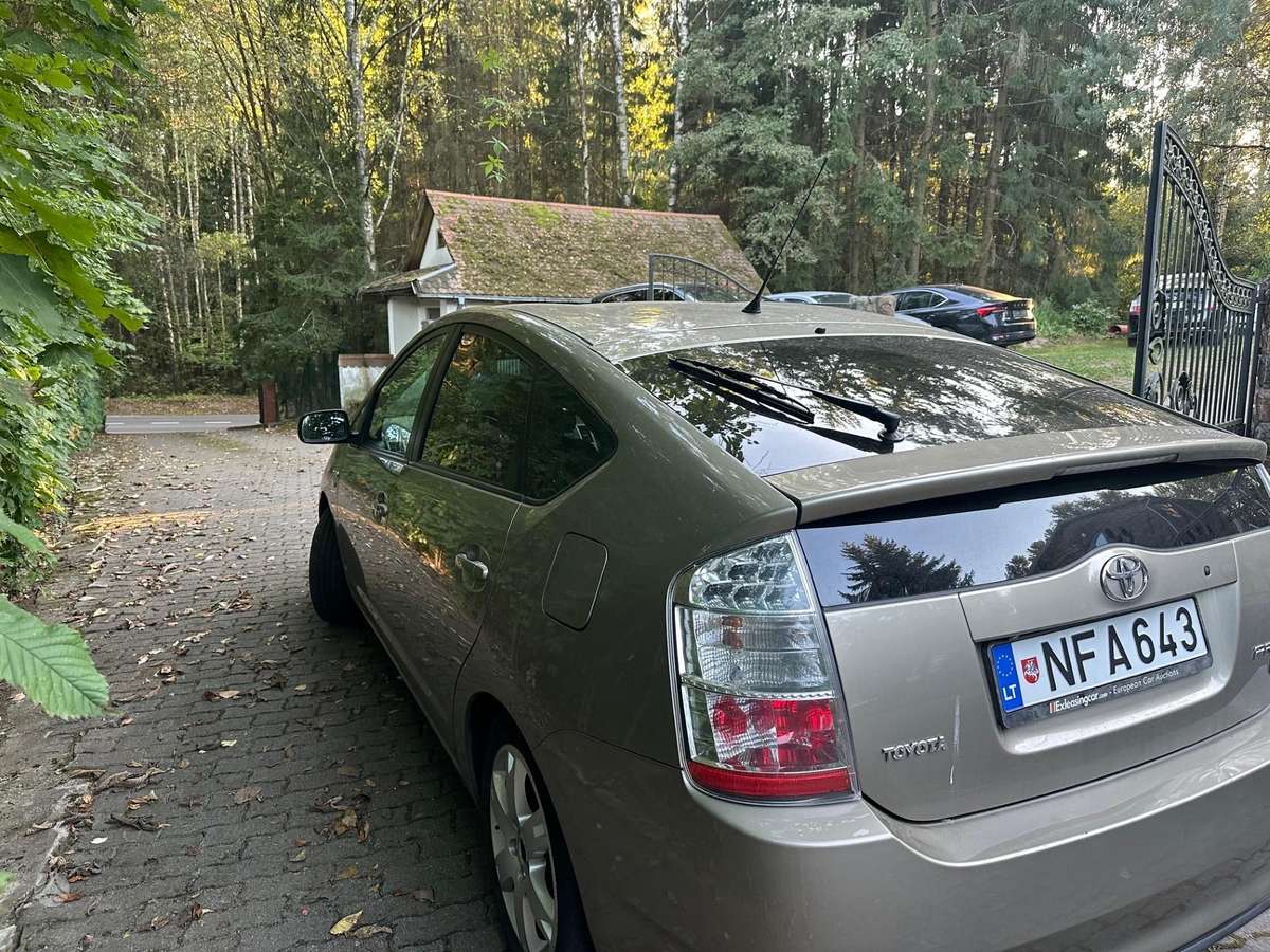 Toyota Prius, hatchback