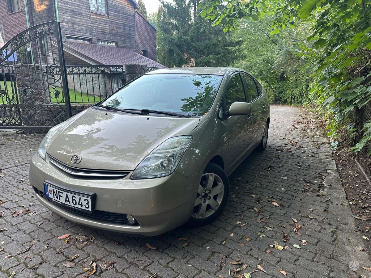 Toyota Prius, hatchback