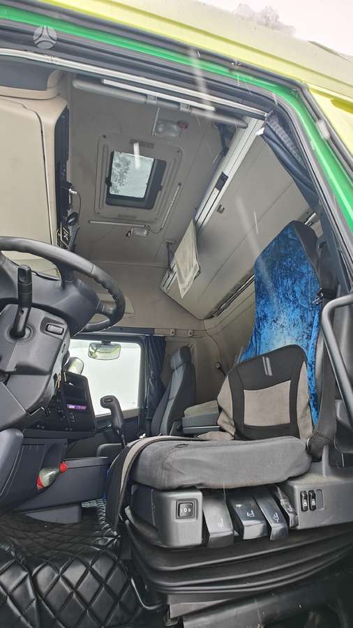 Scania 420 6x2, double sleeper