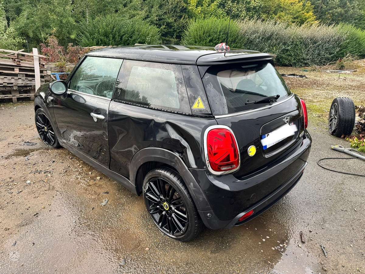 Mini Cooper SE, Хэтчбек