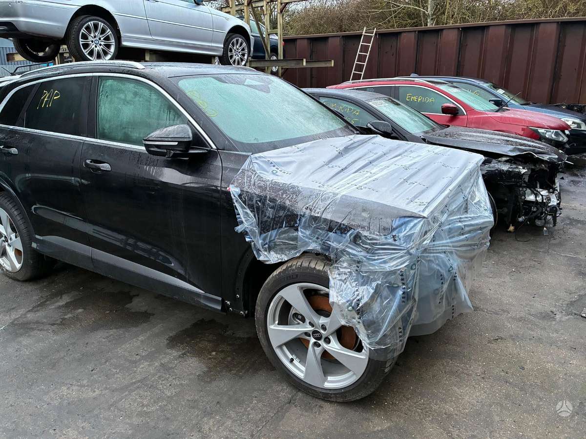 Audi Q5 dalimis