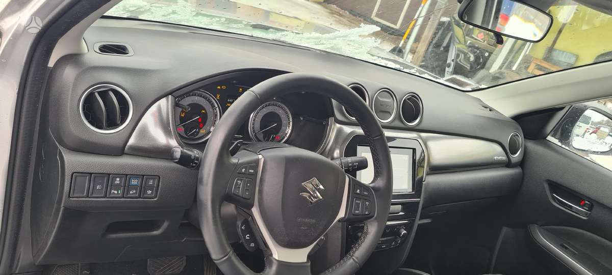 Suzuki Vitara Variklis k15c spalva zcd