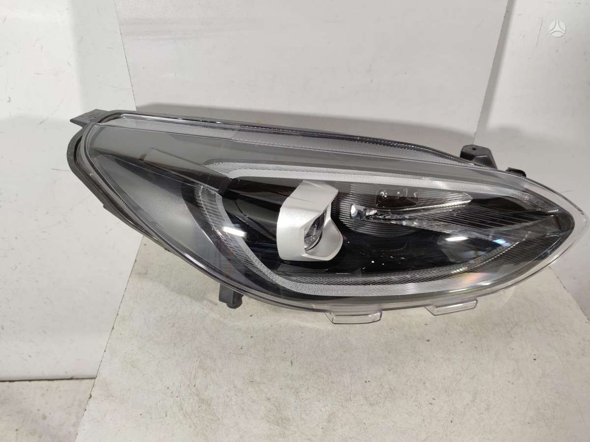 Ford Fiesta, N1BB13E016AF, lights