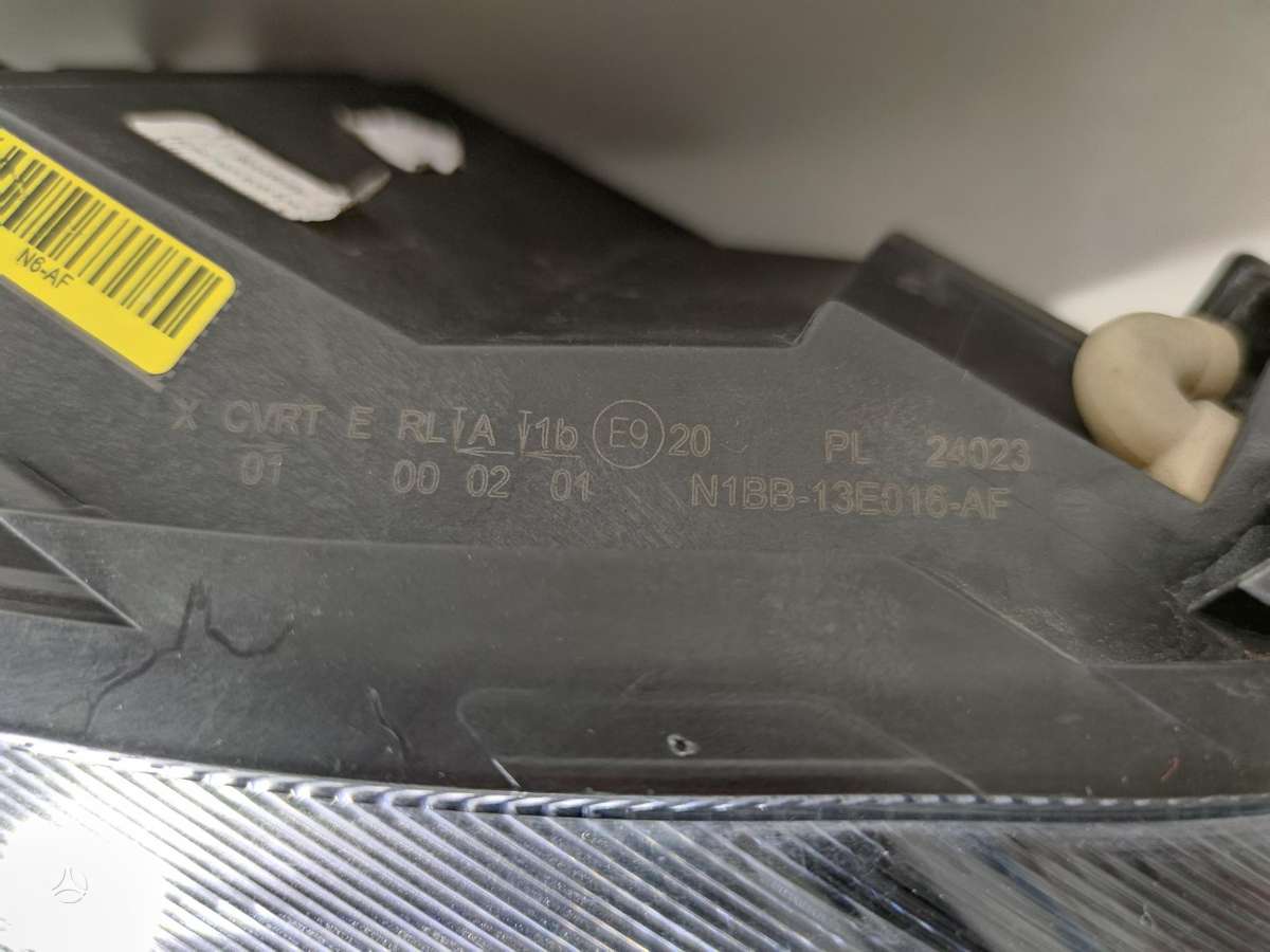 Ford Fiesta, N1BB13E016AF, lights