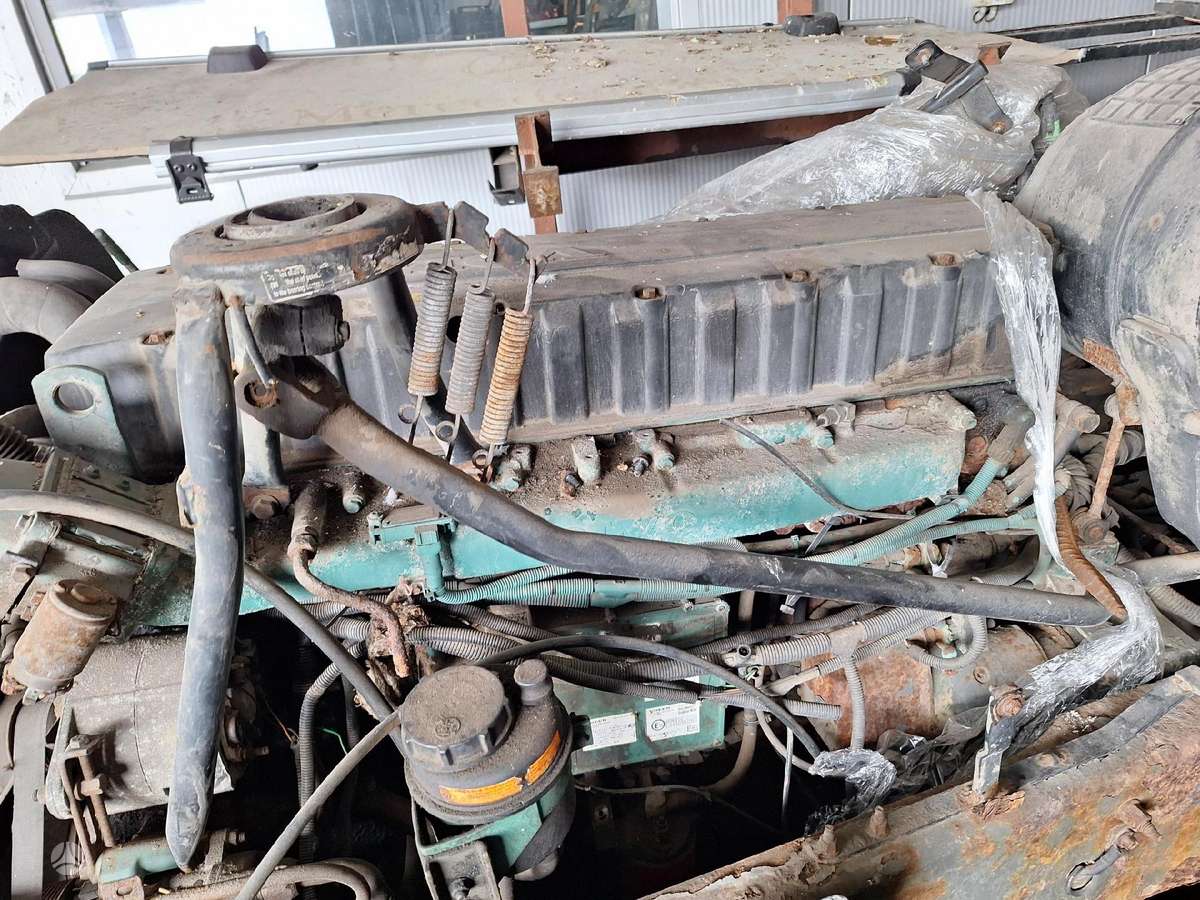 Volvo D12A 380 AG, тягачи