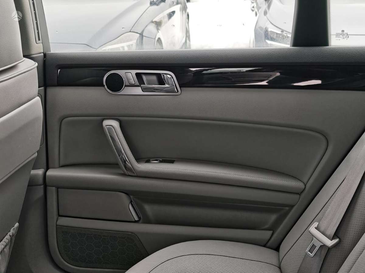 Volkswagen Phaeton, 3.0 l., Седан