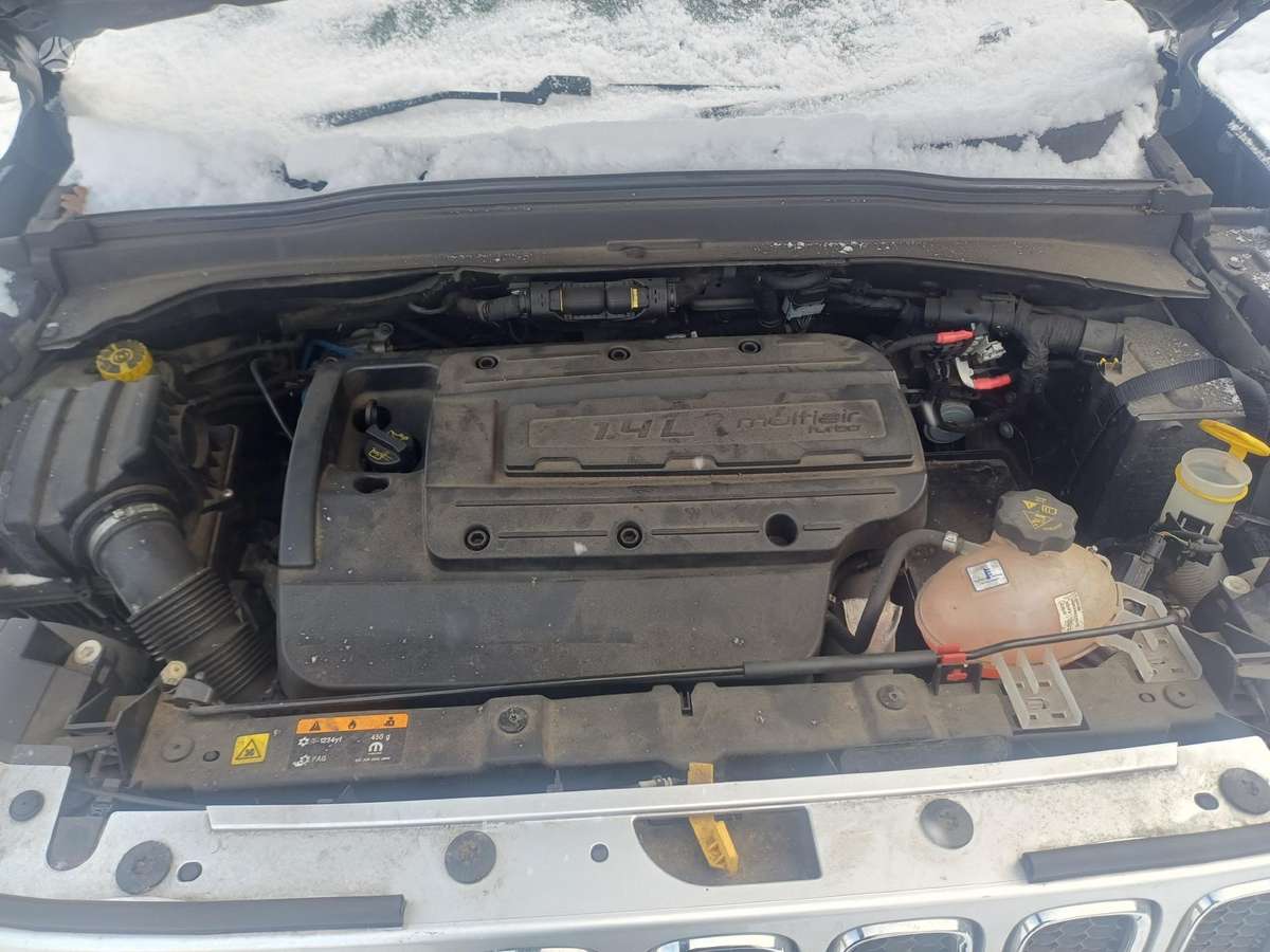 Jeep Renegade for parts. Engine code eam 55263624 gearbox code de1 colo