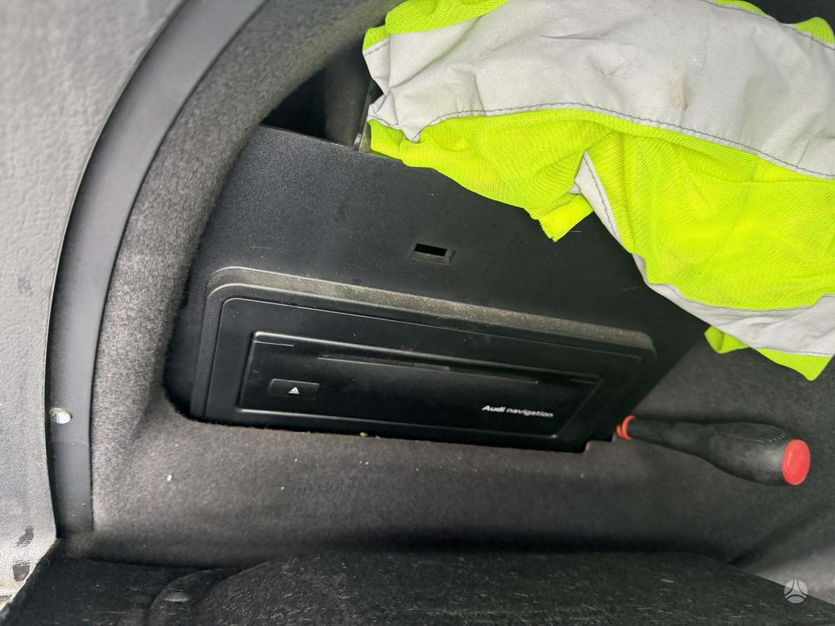Audi A4, AVF/HCF/Y9B