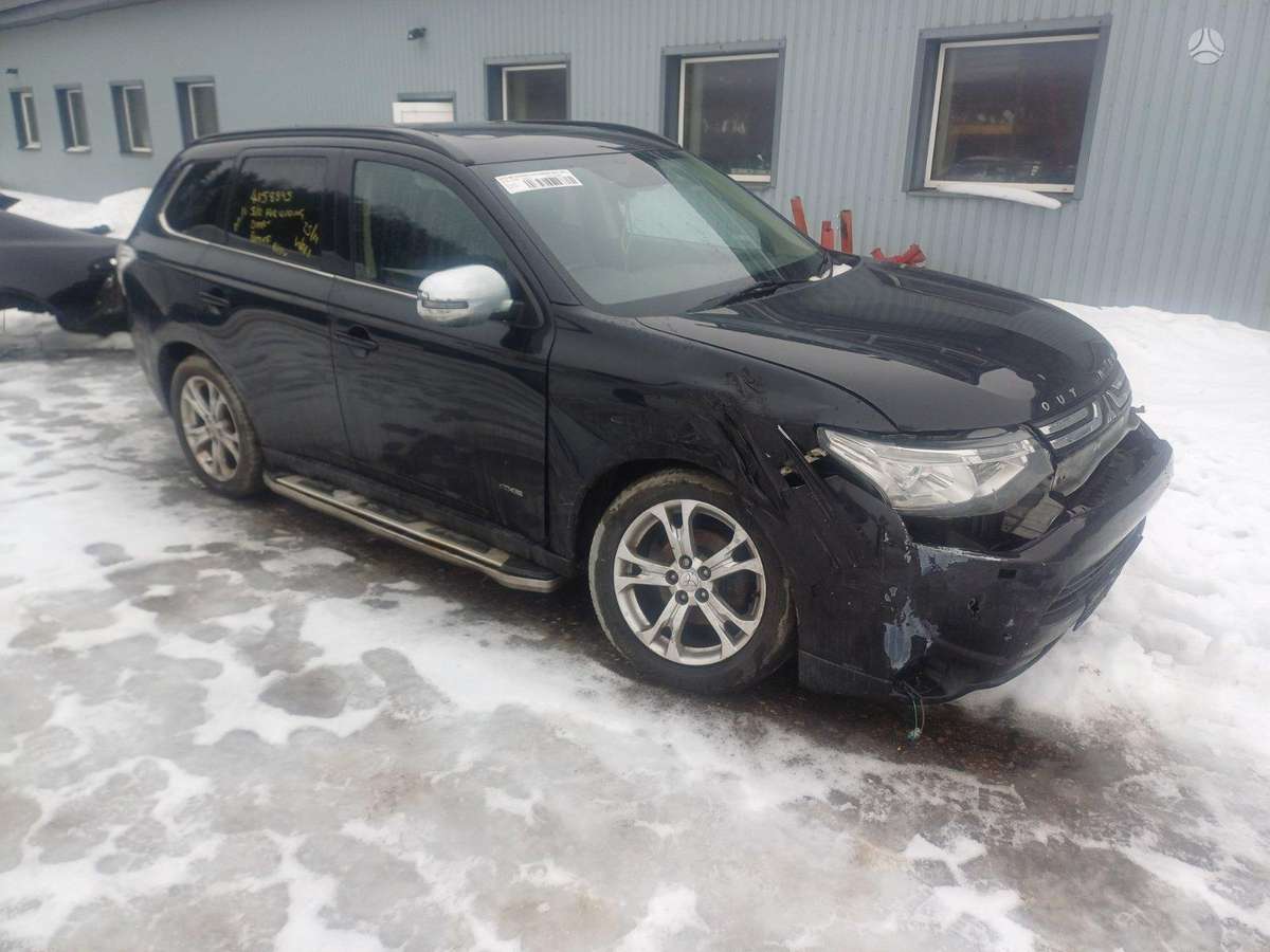 Mitsubishi Outlander rezerves daļās. Engine code 4n14 gearbox code cvt paint cod