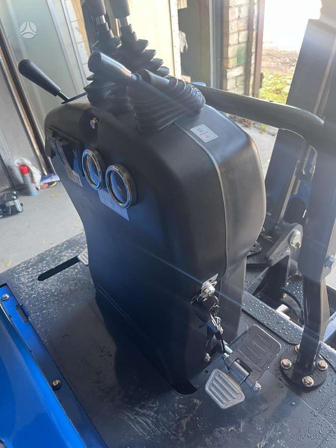 -Kita- 1t mini ekskavatorius, sodo technika