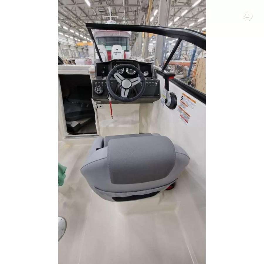 BAYLINER VR5 COE, yachts / cruisers