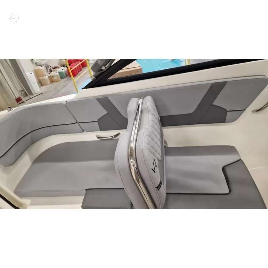 BAYLINER VR5 COE, yachts / cruisers