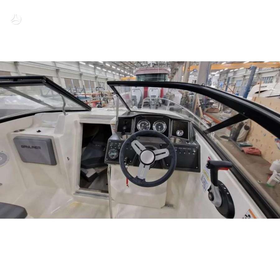 BAYLINER VR5 COE, yachts / cruisers