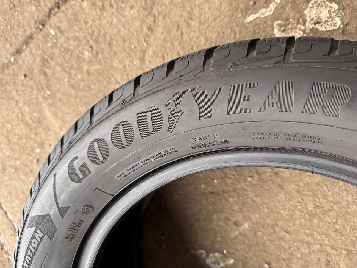 Goodyear Ultragrip gen1, winter 215/60 R17