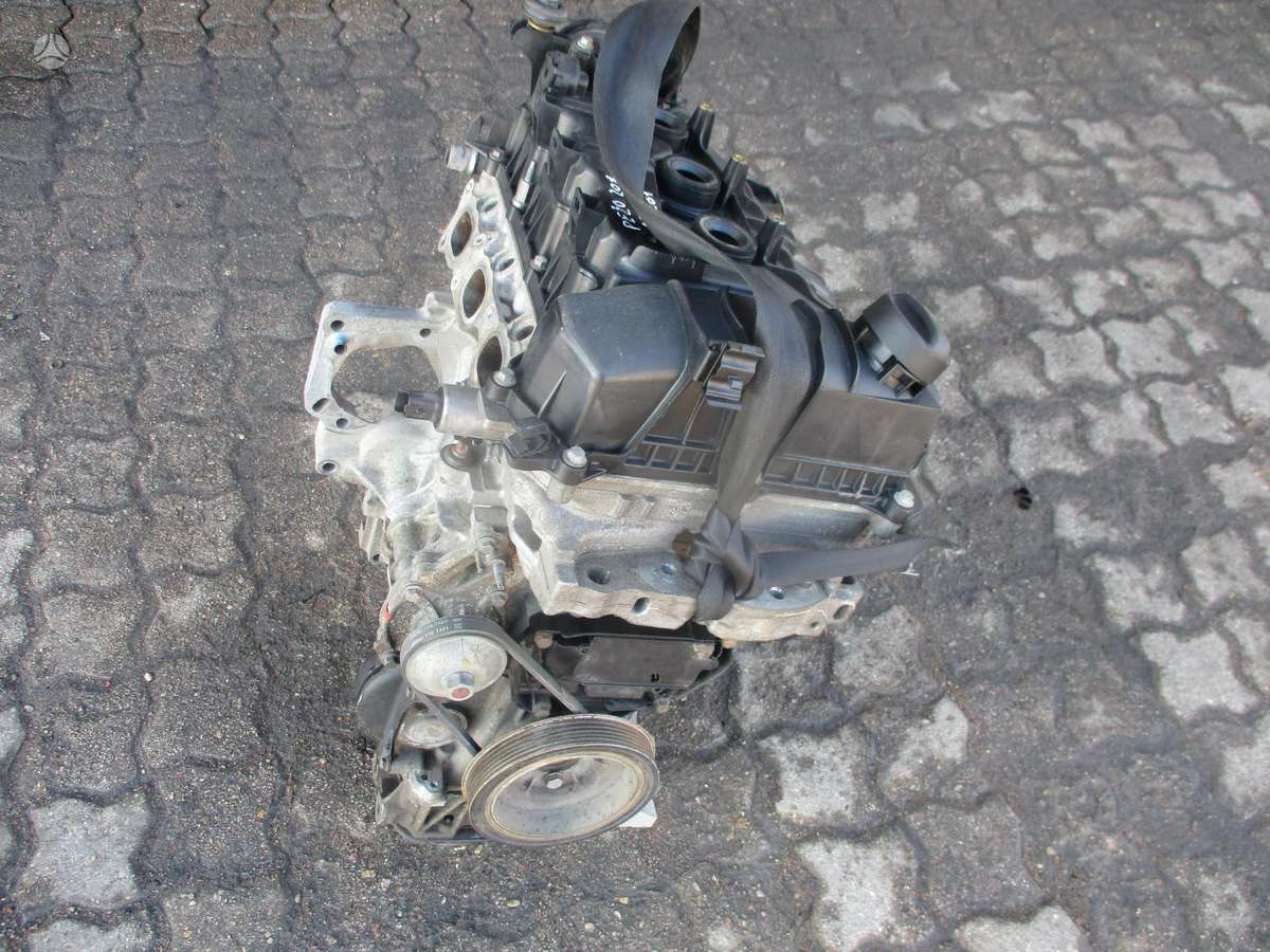 Peugeot 208 Variklis 1 2b hm01