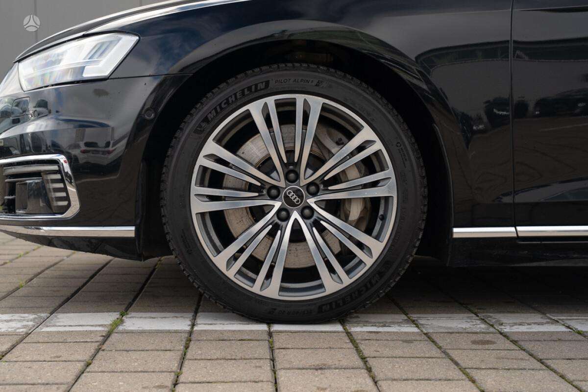 Audi A8, 3.0 l., Седан