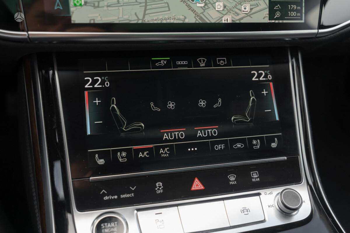 Audi A8, 3.0 l., Седан
