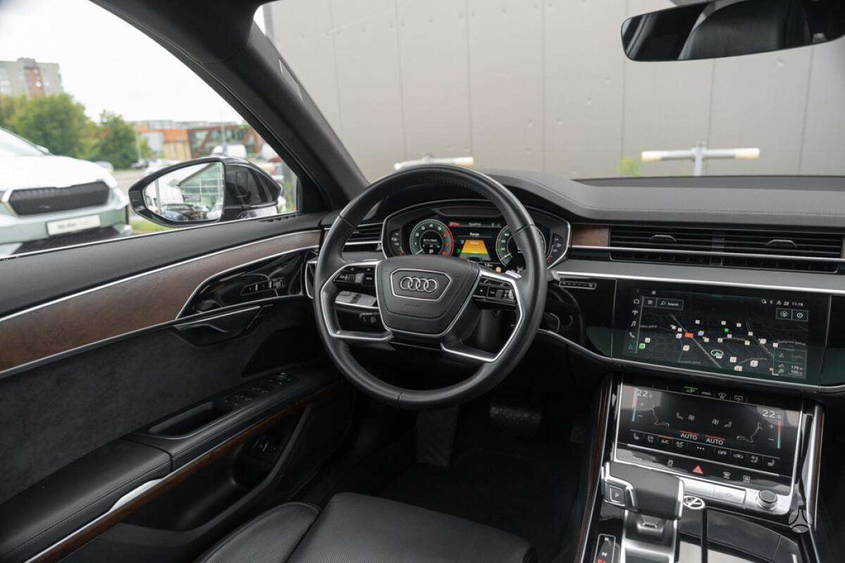 Audi A8, 3.0 l., Седан
